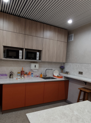 КУХНЯ в офисе компании КОНСУЛЬТАНТ ул.Пятницкого д.42